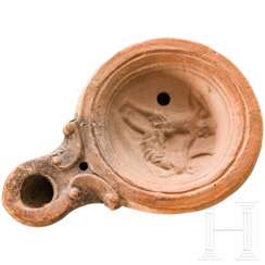Öllampe mit Darstellung von Faustkämpfern, römisch, Mitte 1. Jhdt. n. Chr.