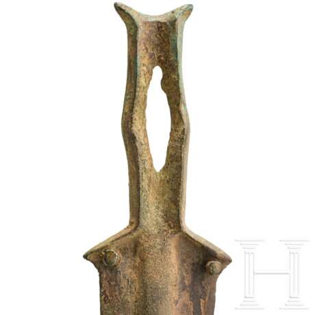 Kleiner Griffzungendolch, späte Bronzezeit Südosteuropas, 13. Jhdt. v. Chr. - photo 1
