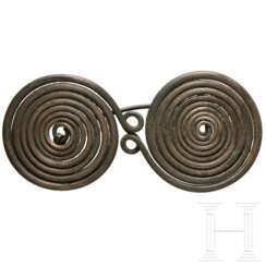 Bronzene Brillenspiralfibel vom Typ Haslau-Regelsbrunn, 10. - 8. Jhdt. v. Chr.