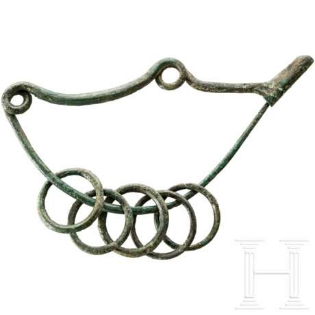 Hallstattzeitliche Schlangenfibel, 7. - 6. Jhdt. v. Chr. - photo 2