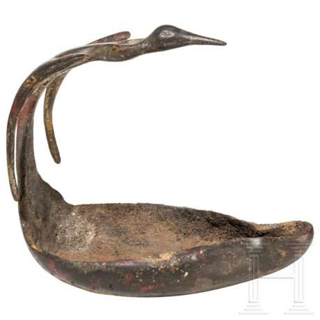 Eiserne Öllampe mit Vogeldarstellung, ostkeltisch, 2. - 1. Jhdt. v. Chr. - photo 1