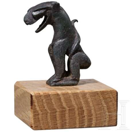 Hochmittelalterliche Bronzefigur eines Fabelwesens, 12. - 13. Jhdt. - photo 1