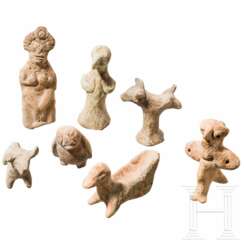 Sieben Votivfiguren aus Ton, meist griechisch, teils altorientalisch, 2. Jtsd. v. Chr. - 4. Jhdt. v. Chr.