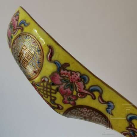 Seltener famille-rose-Löffel mit Guangxu-Marke und aus der Zeit, China, 19./20. Jhdt. - photo 17