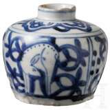 Kleines blau-weißes Gefäß mit Hirschen, China, wohl Ming-Dynastie (1368 - 1644) - фото 1