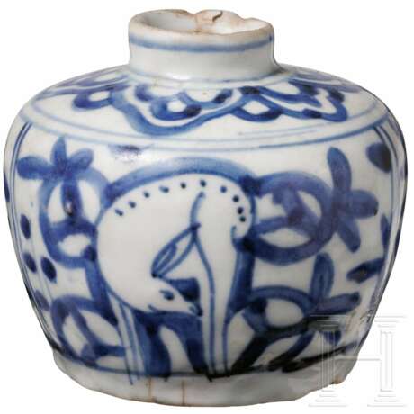 Kleines blau-weißes Gefäß mit Hirschen, China, wohl Ming-Dynastie (1368 - 1644) - фото 2