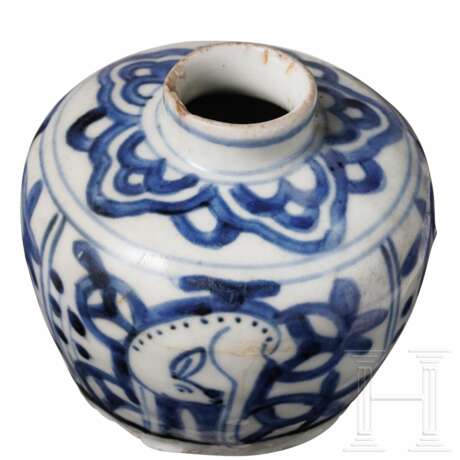 Kleines blau-weißes Gefäß mit Hirschen, China, wohl Ming-Dynastie (1368 - 1644) - фото 3