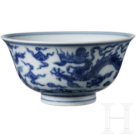 Blau-weiße Drachenschale mit Yongzheng-Sechszeichenmarke, China, wohl Yongzheng-Periode, 18. Jhdt. - photo 1