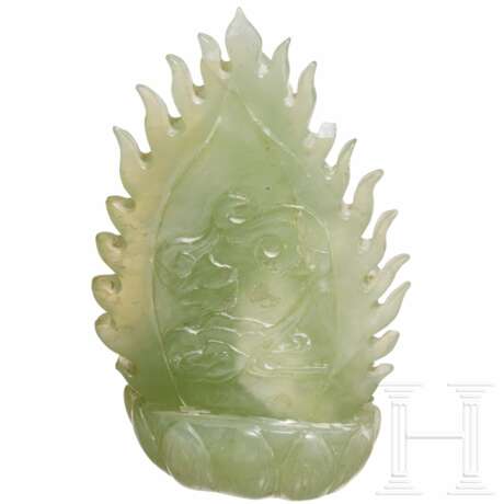 Serpentinfigur einer sitzenden Guanyin, China, 20. Jhdt. - photo 4