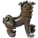 Ein Paar massive Wächterlöwen aus Bronze, China, 20. Jhdt. - Foto 2