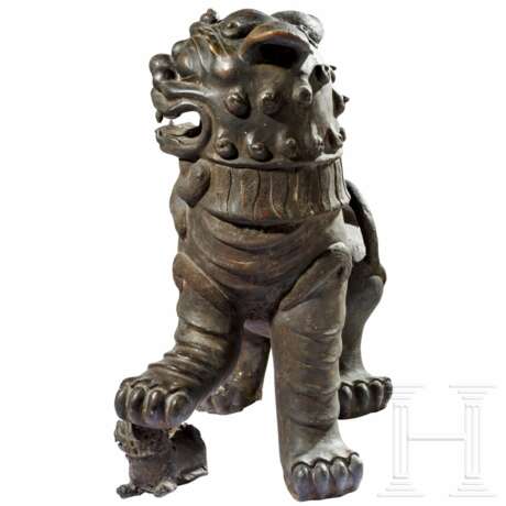 Ein Paar massive Wächterlöwen aus Bronze, China, 20. Jhdt. - Foto 3