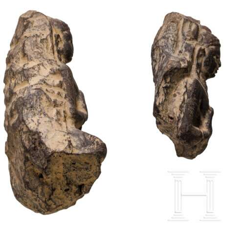 Zwei Tsatsas (Keramikvotive in Buddha-Gestalt), Nordindien/Himalayaraum, Gupta-zeitlich, um 4. - 6. Jhdt. n. Chr. - photo 2