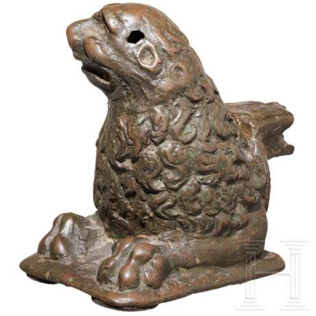 Löwenfuß eines Rednerpults oder Leuchters aus Bronze, Norditalien, 13./14. Jhdt. - photo 8