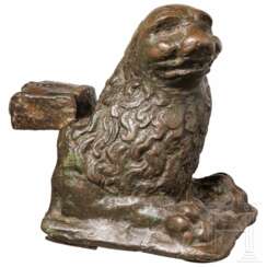 Löwenfuß eines Rednerpults oder Leuchters aus Bronze, Norditalien, 13./14. Jhdt.