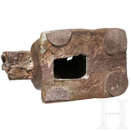 Löwenfuß eines Rednerpults oder Leuchters aus Bronze, Norditalien, 13./14. Jhdt. - photo 3