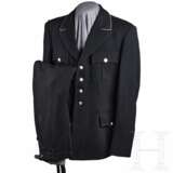A Service Uniform for Officers - Foto 1