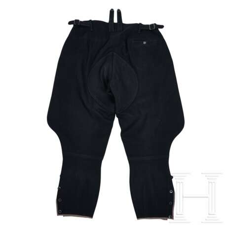 A Service Uniform for Officers - Foto 3
