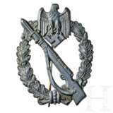An Infantry Assault Badge in Silver - photo 1