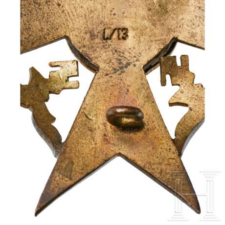 A Spanish Cross in Bronze without Swords - фото 3
