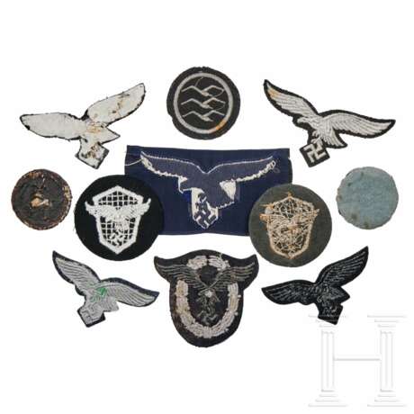 A Small Collection of Luftwaffe Insignia - photo 2