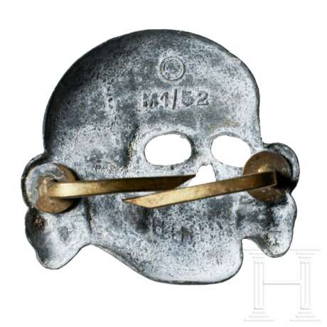 An SS Visor Cap Skull Insignia - фото 2