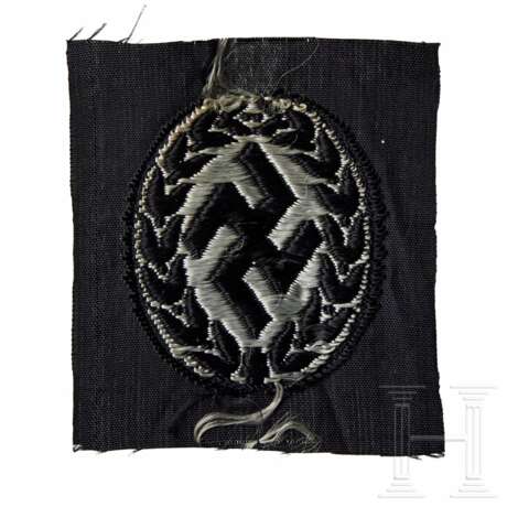 A Cap Insignia for Schutzmannschaft (Schuma) Enlisted Men/NCO - photo 2