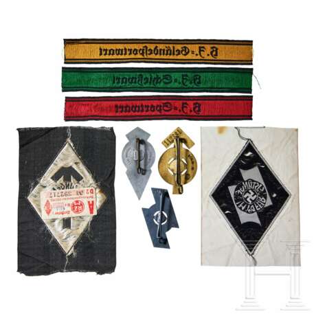 A Small Collection of Hitler Youth Insignia - фото 2