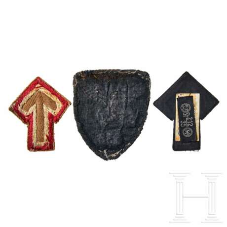 A Small Collection of SA/HJ Insignia - photo 2