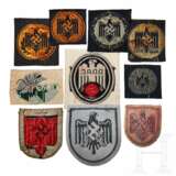 A Small Collection of Sports Insignia - Foto 2