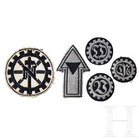 A Small Collection of Teno Insignia - photo 1