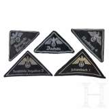 A Small Collection of DRK Sleeve Triangles - Foto 1