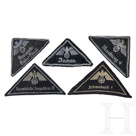 A Small Collection of DRK Sleeve Triangles - Foto 1