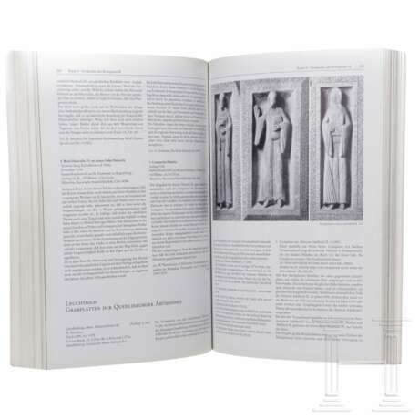 Sieben Bücher und Kataloge zum Thema Archäologie - photo 3