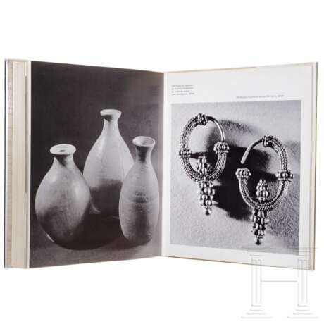 Sieben Bücher und Kataloge zum Thema Archäologie - photo 4