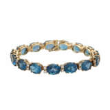 Armband mit 15 Blautopasen, oval fac., zusammen ca. 45 ct, - photo 1