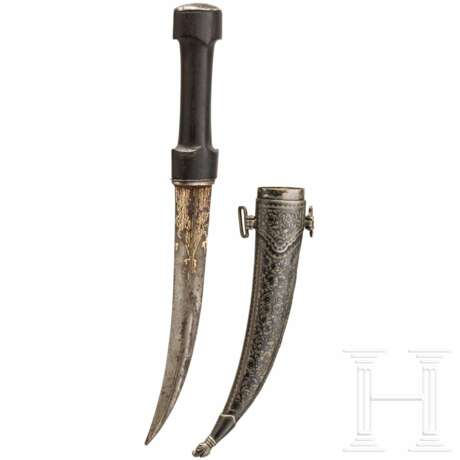 Kandjar mit niellierter Silberscheide, Turkestan, datiert 1899 - photo 1