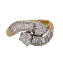 Ring mit 2 Diamantherzen und 12 Diamantbaguettes, zusammen ca. 2 ct,
