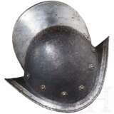 Schwarz-weißer Morion, Nürnberg, um 1580 - photo 2