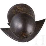 Goldgefasster, geschwärzter Morion, Sachsen, um 1600 - Foto 2