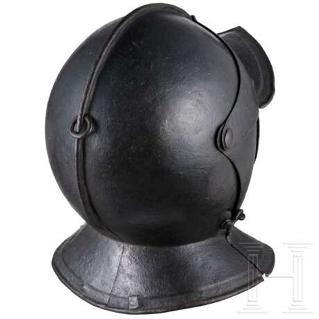 Savoyarden-Kürassierhelm, Norditalien, um 1600 - photo 3