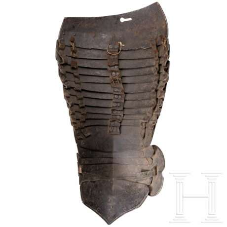 Rechter Oberdiechling eines Kürassierharnischs, norddeutsch oder Niederlande, um 1630/40 - photo 2