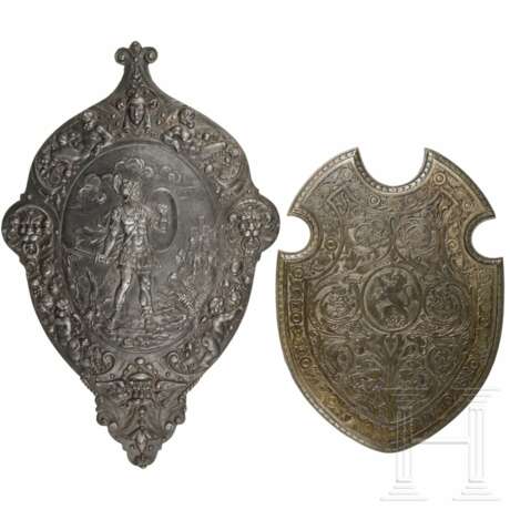 Zwei Renaissance-Prunkschilde, Historismus - photo 1