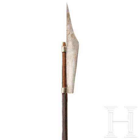 Hellebarde im Stil um 1400, früher Historismus, Schweiz, 2. Hälfte 19. Jhdt. - photo 3