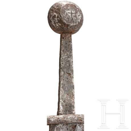 Ritterliches Schwert mit kupfernen Klingeneinlagen, Norditalien, Mitte 14. Jhdt. - photo 4