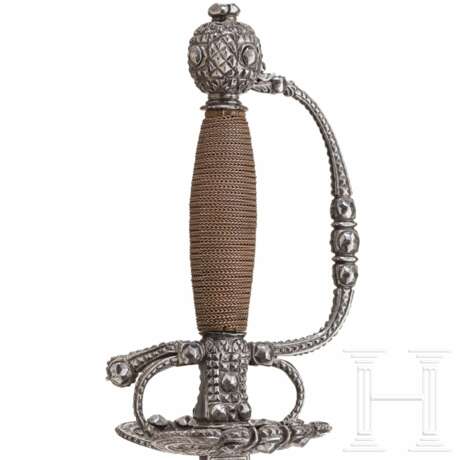 Galanteriedegen mit eisengeschnittenem Gefäß, deutsch oder flämisch, um 1700 - photo 6