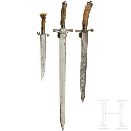 Zwei Hirschfänger und ein Jagdmesser, deutsch, 19. Jhdt. - фото 2