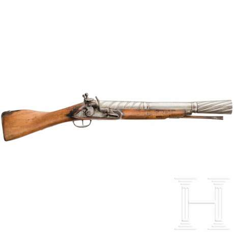 Überschweres Steinschlossgewehr mit einem Lauf des 16. Jhdts., süddeutsch/Österreich, datiert 1769 - photo 1