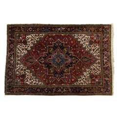 Orientteppich. MEHREBA/IRAN, 20. Jahrhundert, 289x229 cm.
