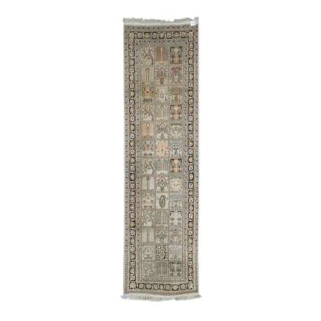 Orientteppich. Galerie aus Kaschmirseide, 20. Jahrhundert, - фото 1