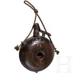 Kleine militärische Zündkrautflasche, deutsch, 1. Hälfte 17. Jhdt.